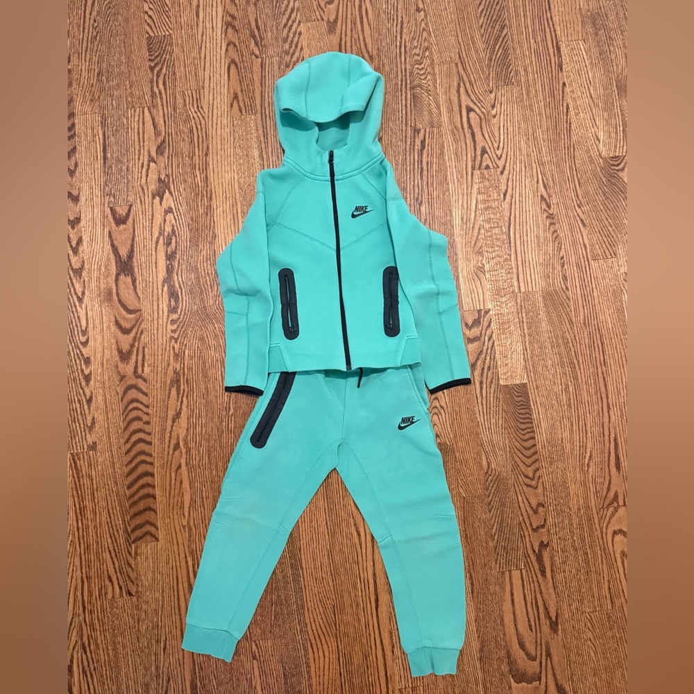 Nike Sportswear Tech Tracksuit Green with Black Details